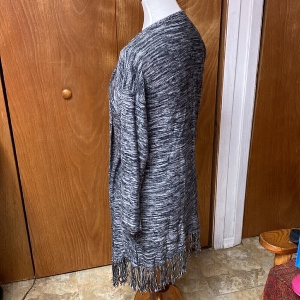 Cupio Sweater - Picture 2 of 4